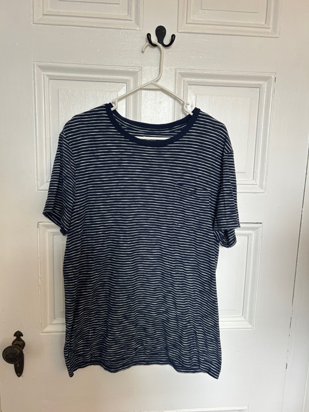 Men’s Blue and White Striped Crew Neck Tee Express Size XL